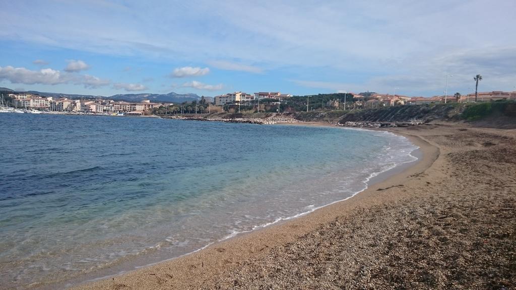 Maison Bord De Mer Сикс-Фор-ле-Плаж Екстериор снимка